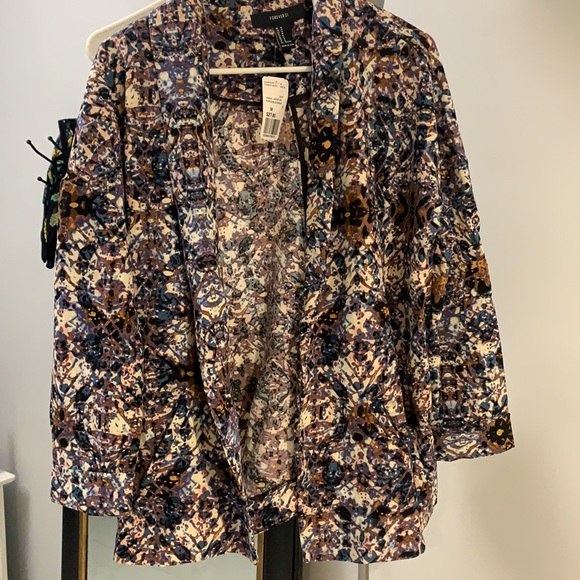 patterned jacket - Picture 2 of 4